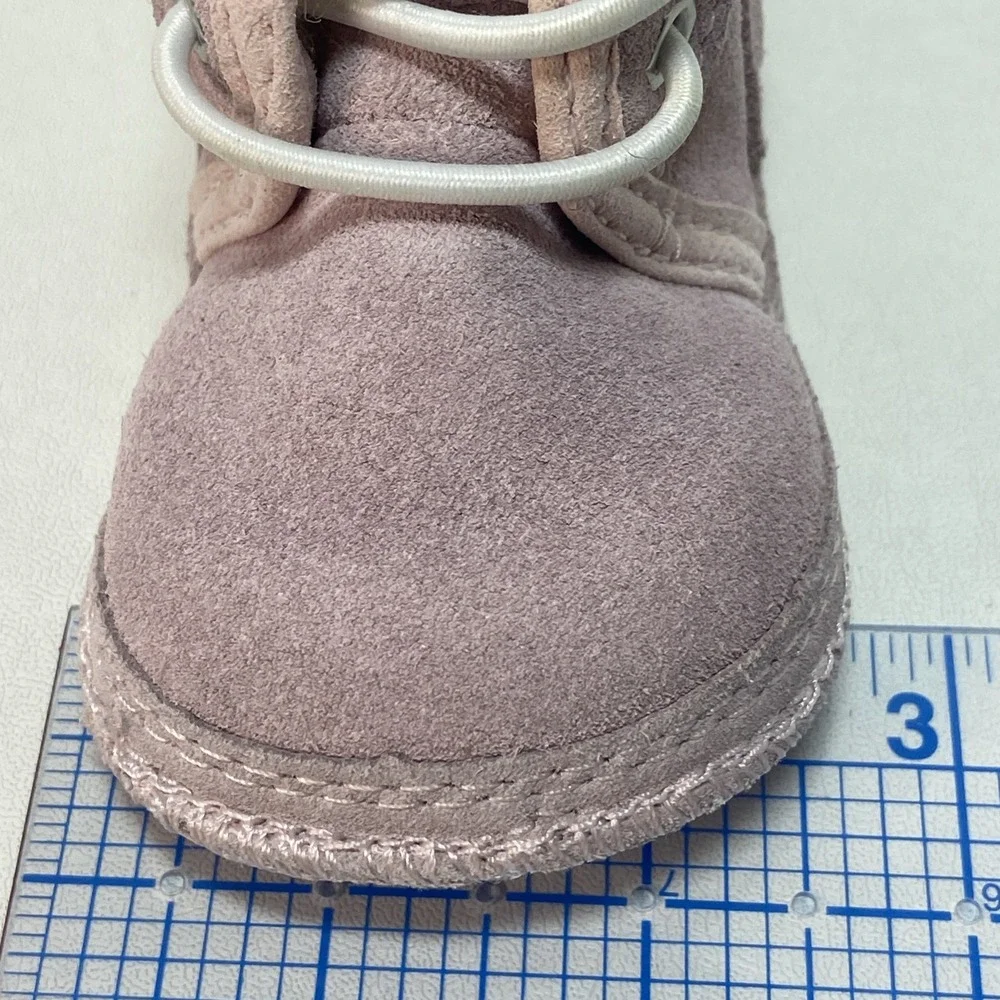 Uggs Neumel‎ Baby Pink Girls Suede Toddler Boots Size 0/1 3-6 Months Booties